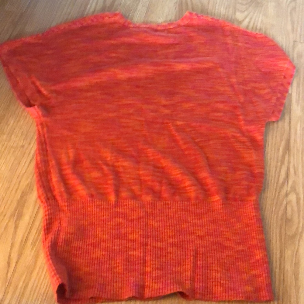 Bright top - Picture 2 of 3